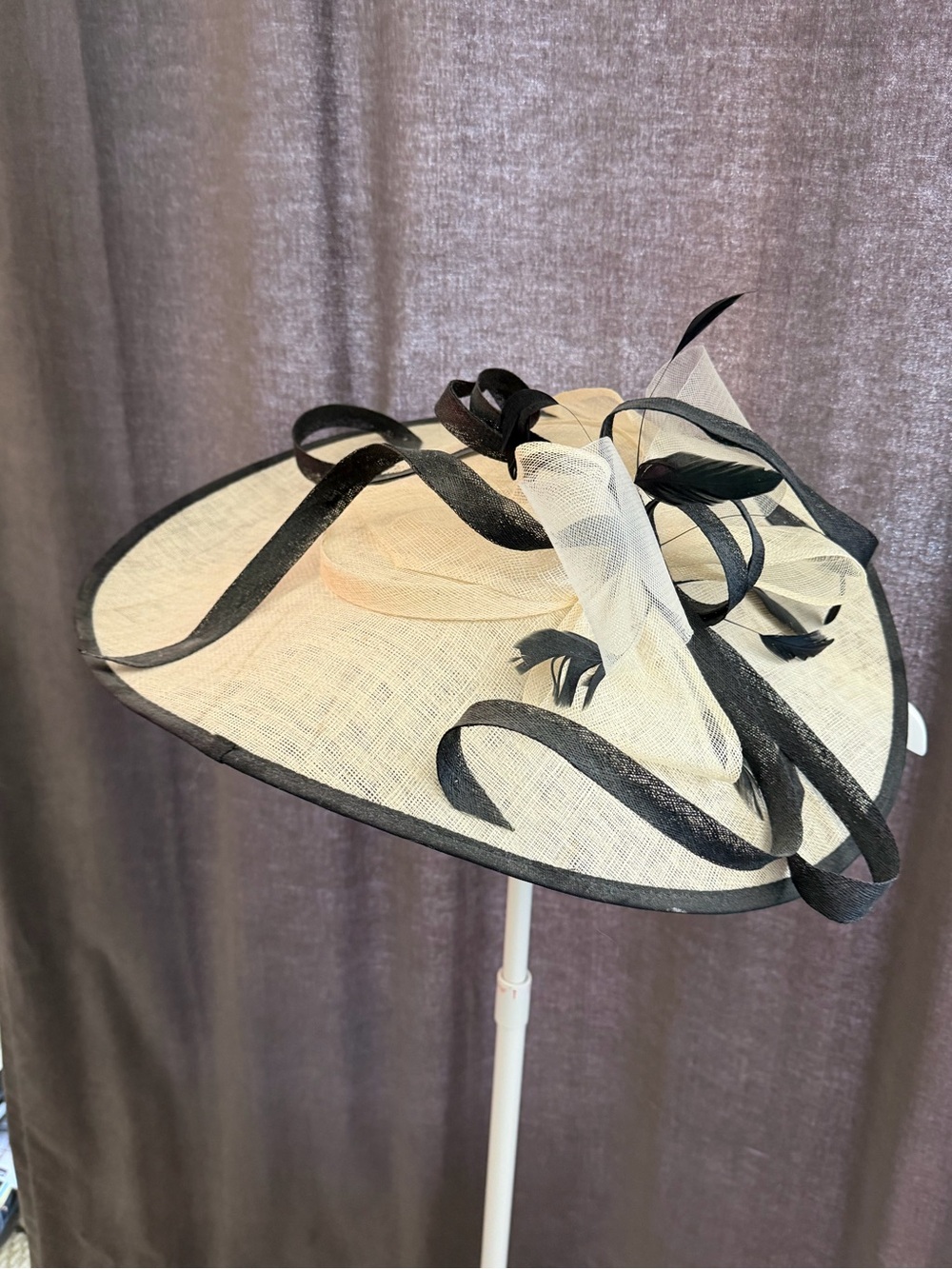Elegant Black and Ivory Sinamay Fascinator Hat - Kentucky Derby/ Horse Races - Picture 2 of 7